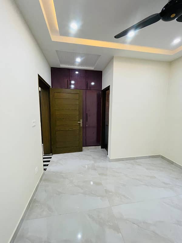 5 MARLA BRAND NEW HOUSE AVAILABLE FOR SALE IN LAHORE 31