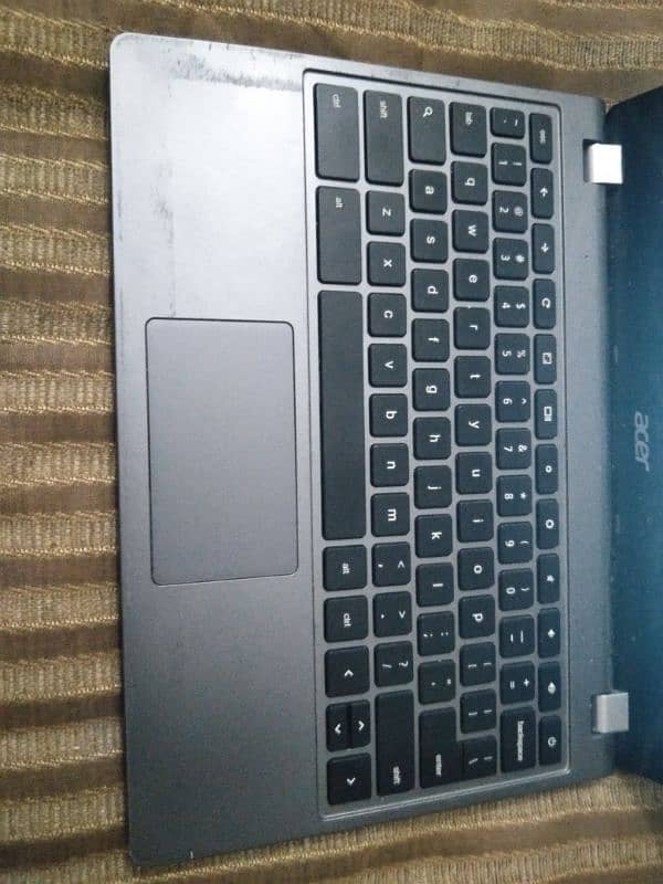 Acer C740 4 gb ram 128 SSD Chromebook 4