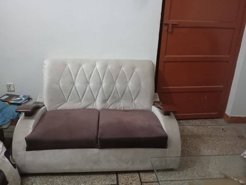 7 setter sofa 1