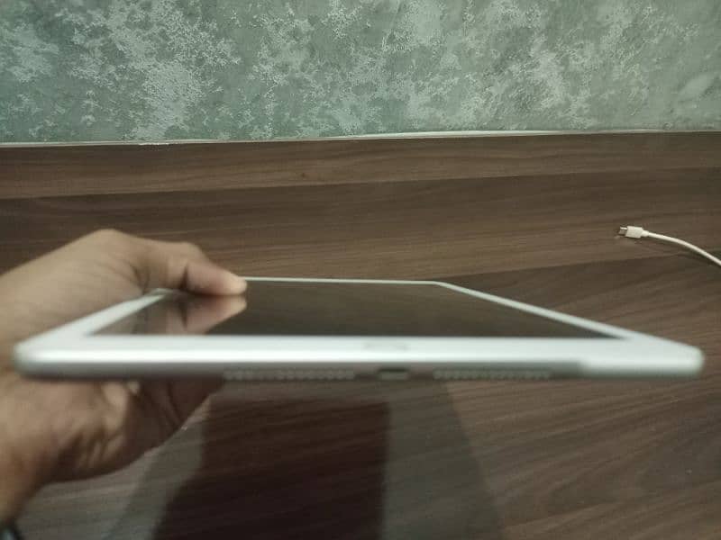 iPad 6th generation 128gb 5