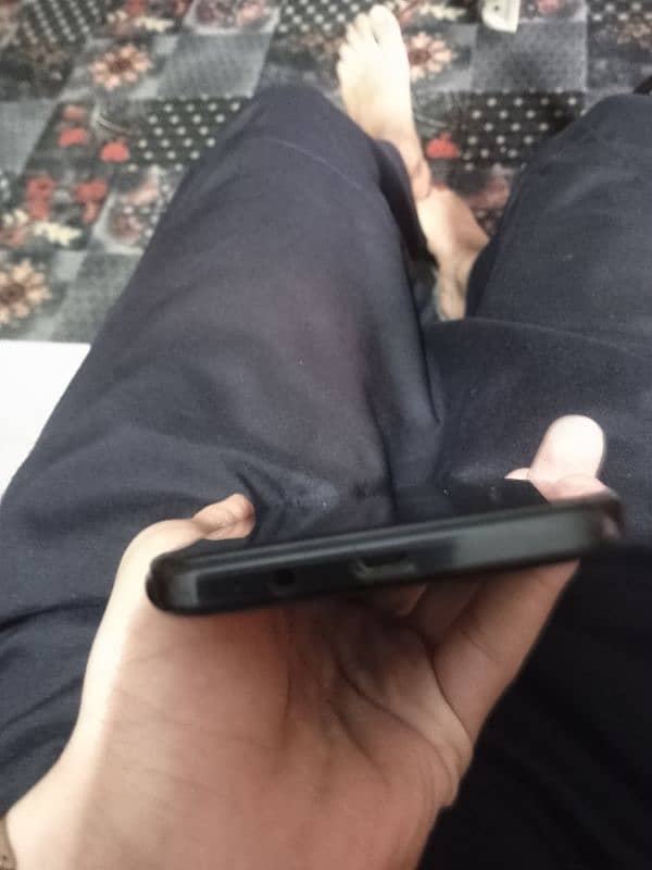 Infinix hot 10 i for sale in good condition 3