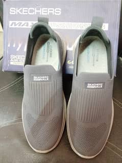 BRANDED EASY TO WEAR SHOES