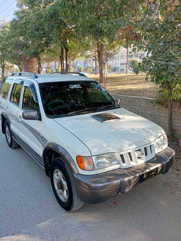 Beautiful KIA Sportage 2004, Non accidental guaranteed, Almost Genuine 2