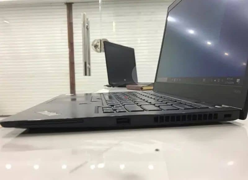 Lenovo thunkpad t480s. 16GB RAM 256 SSD 3