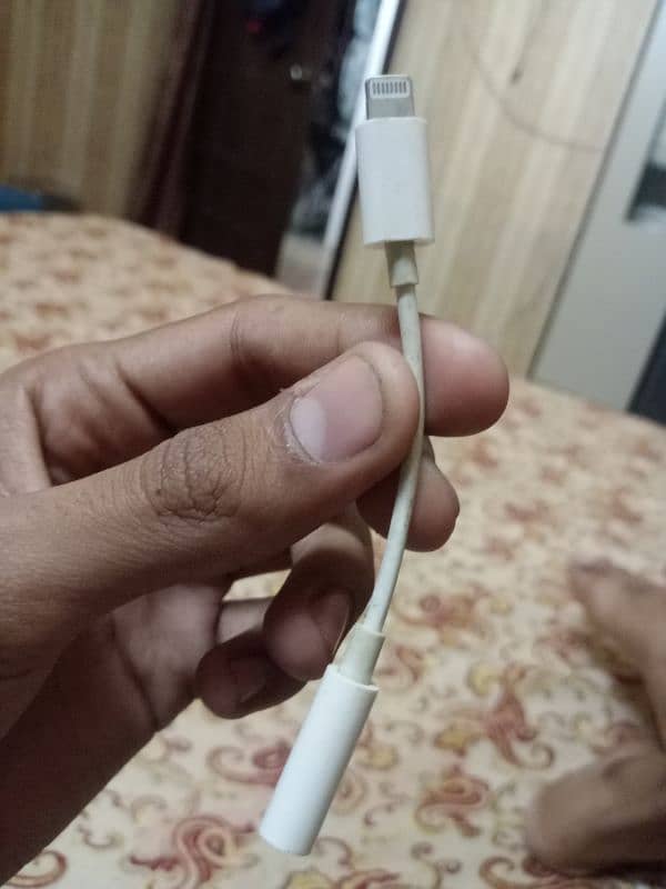 headphones connecter 1