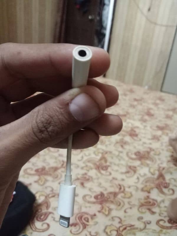 headphones connecter 2