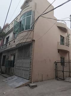 Iqbal town 3 Marla old house prime location