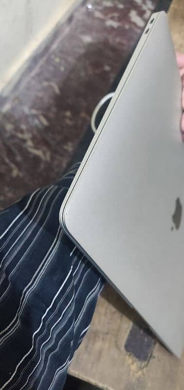 Apple MACBOOK AIR 2018 6