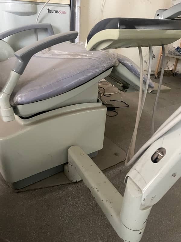 dental chair unit… used… korean… name taurus sante…3 fold unit 2