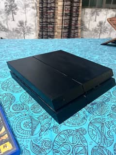 1TB PS4 + 2 Controllers + 4Games