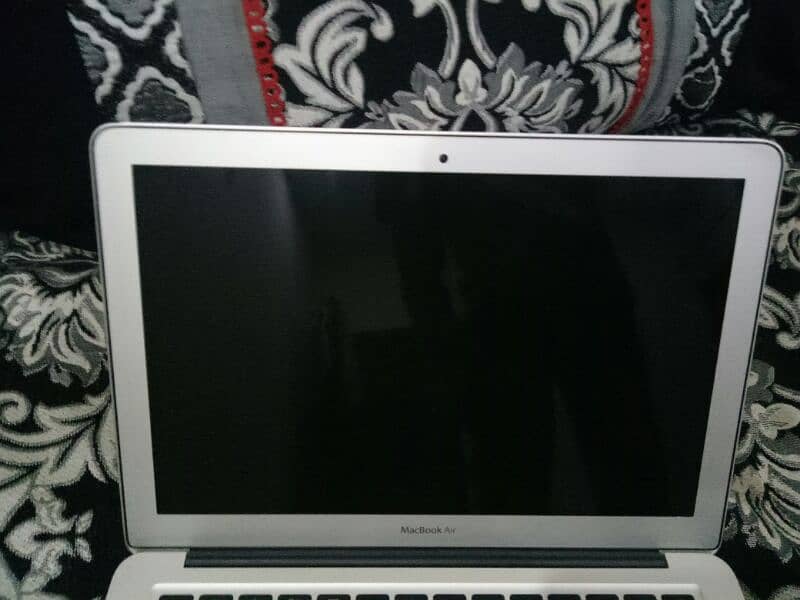 MacBook Air 2017 ~ Intel Core i5 ~ In Good Condition 5