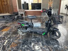 YJ FUTURE ELECTRIC SCOOTER