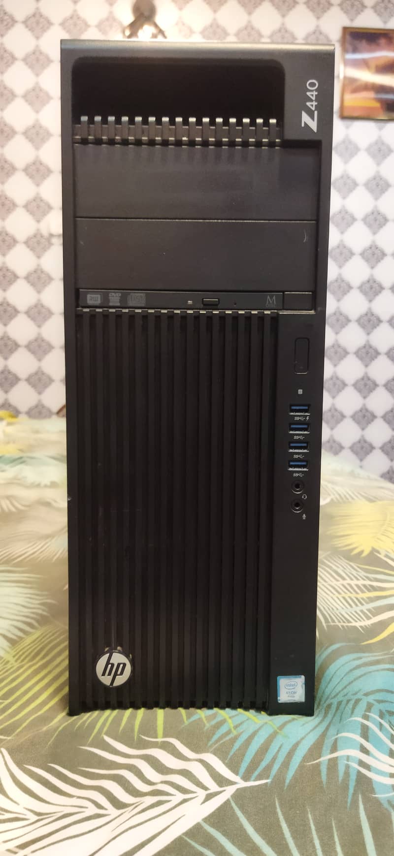 Hp Z440 Beast Workstation 32gb ddr4 xeon E5-2667 AMD RX 580 0