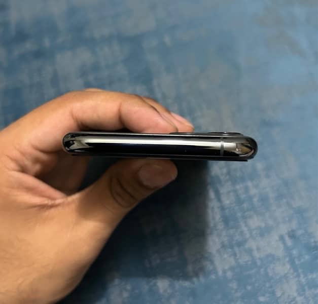 Iphone 11pro 256gb pta approved 3