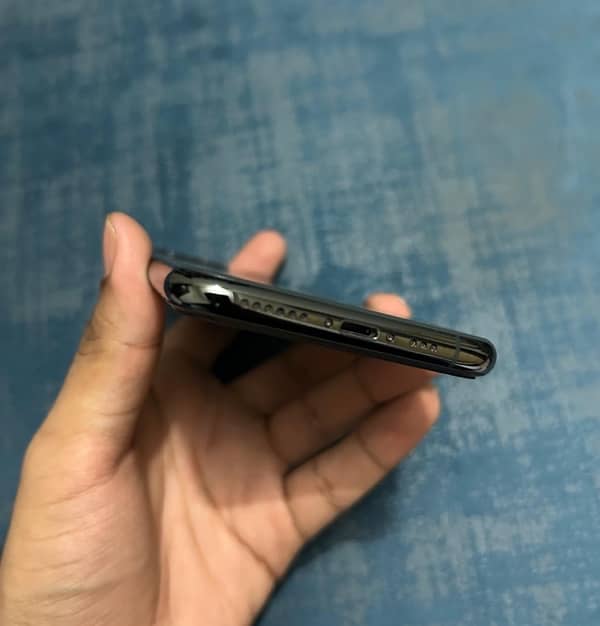 Iphone 11pro 256gb pta approved 4