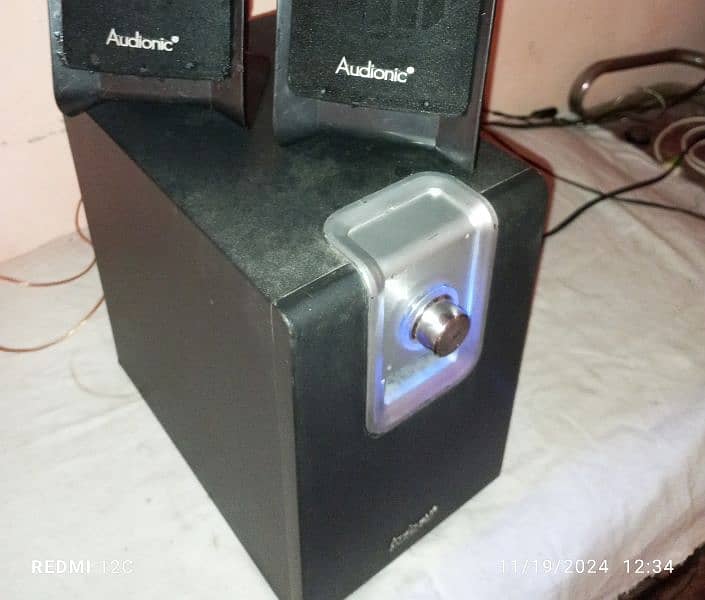 audionic 2.1 sound system All ok only AUX pin se chalta he 7