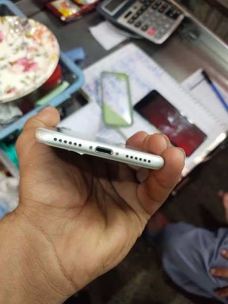 good condition mobile hy i phone pti 1