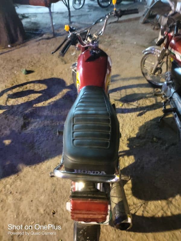 125 model 2004 koi Kam nhi he full ok he 3