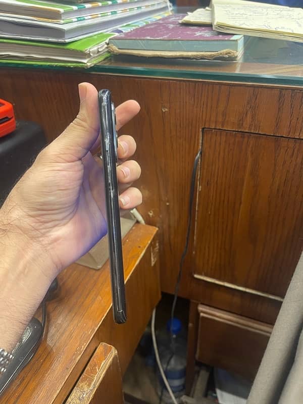 one plus 9 5G 10/10 condition 0