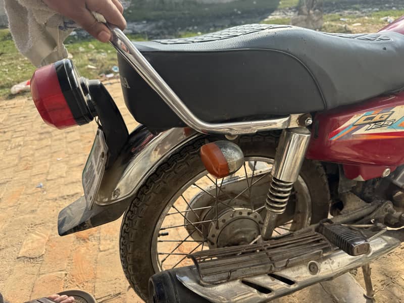 Honda CG 125 2016 model Red 5