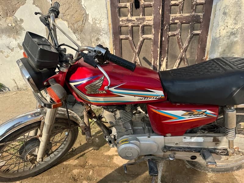 Honda CG 125 2016 model Red 7