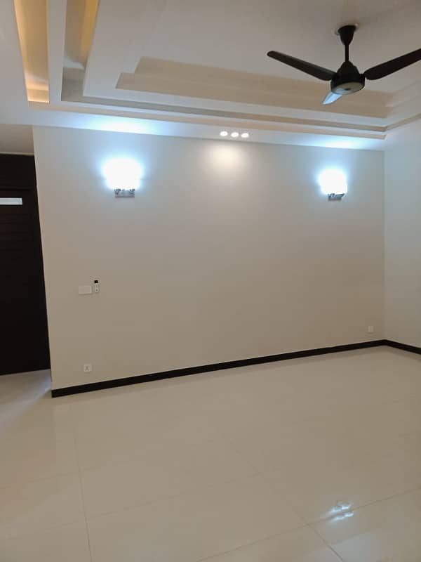 10 Marla Brand New Oppen Basement Available For Rent 5