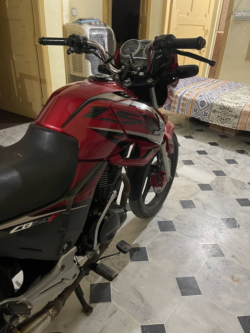 Honda CBR 150R 2018 2