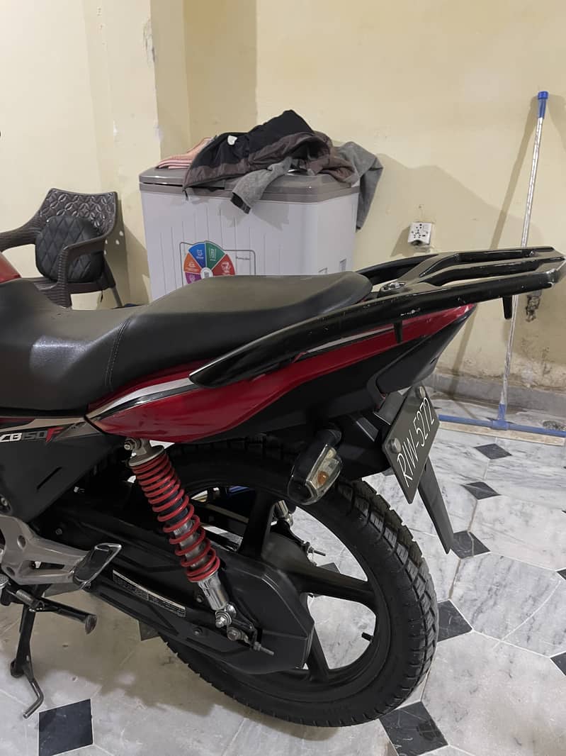 Honda CBR 150R 2018 4