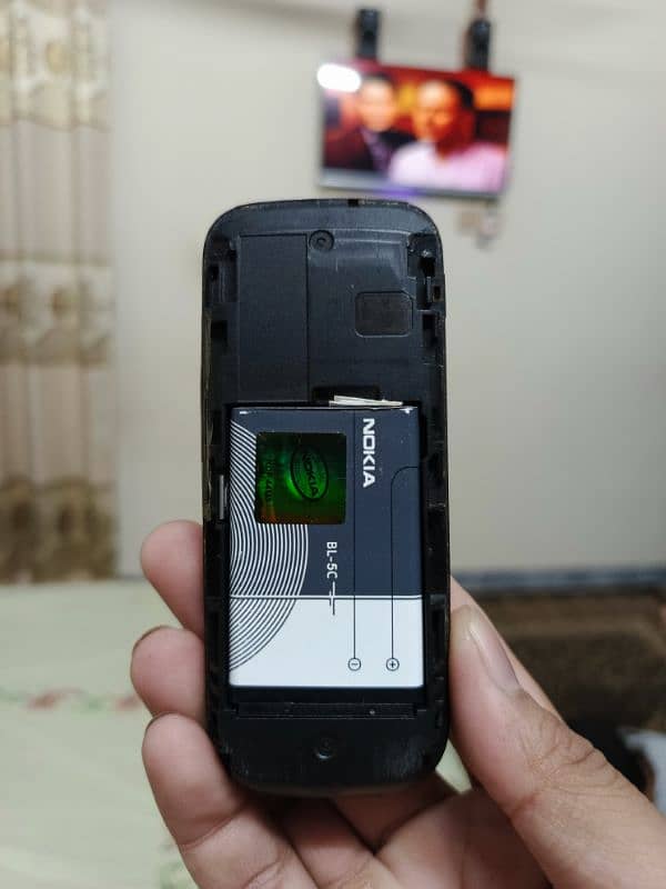 Nokia 101 Dual Sim with Memory card slot 4