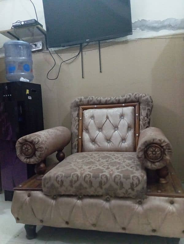 5 seater royal sofa set 4