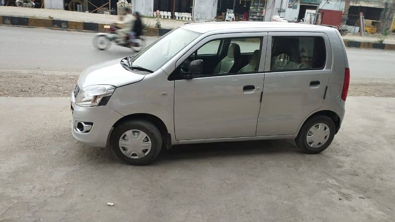 Suzuki Wagon R 2018 1