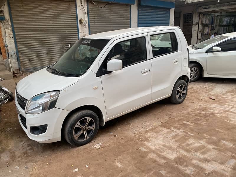 Suzuki Wagon R 2017 1