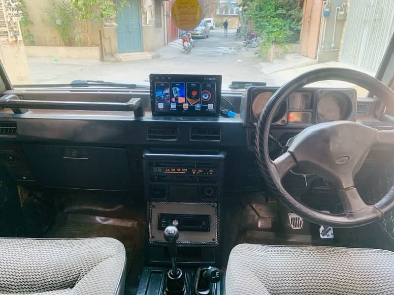 Mitsubishi Pajero 1989 10