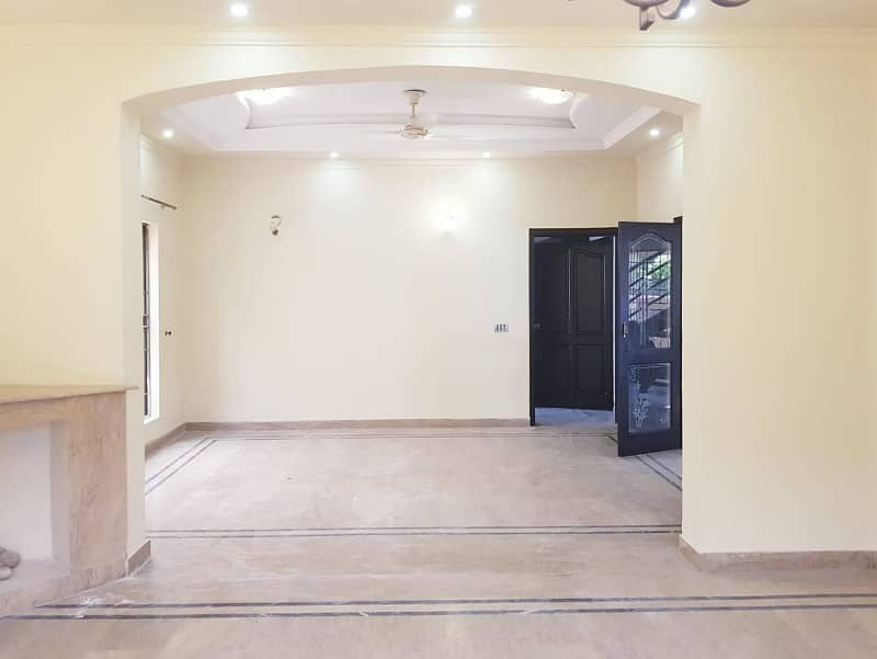 1 Kanal House for Rent in DHA Lahore Phase 4 Near Ring Road 37