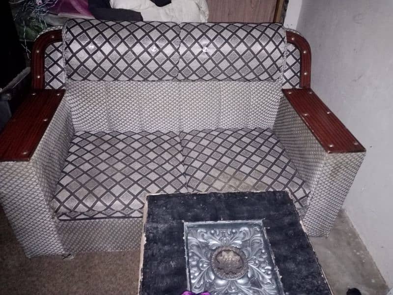 mukamal furniture good condition 0