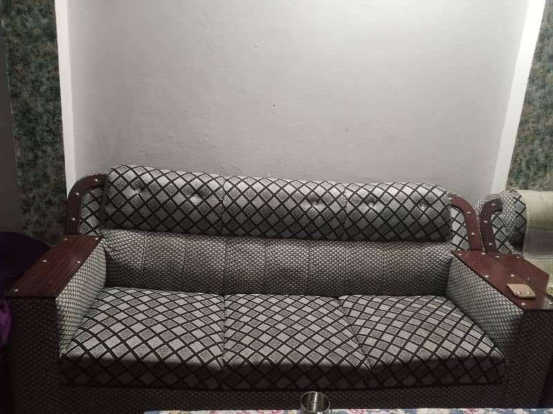 mukamal furniture good condition 3