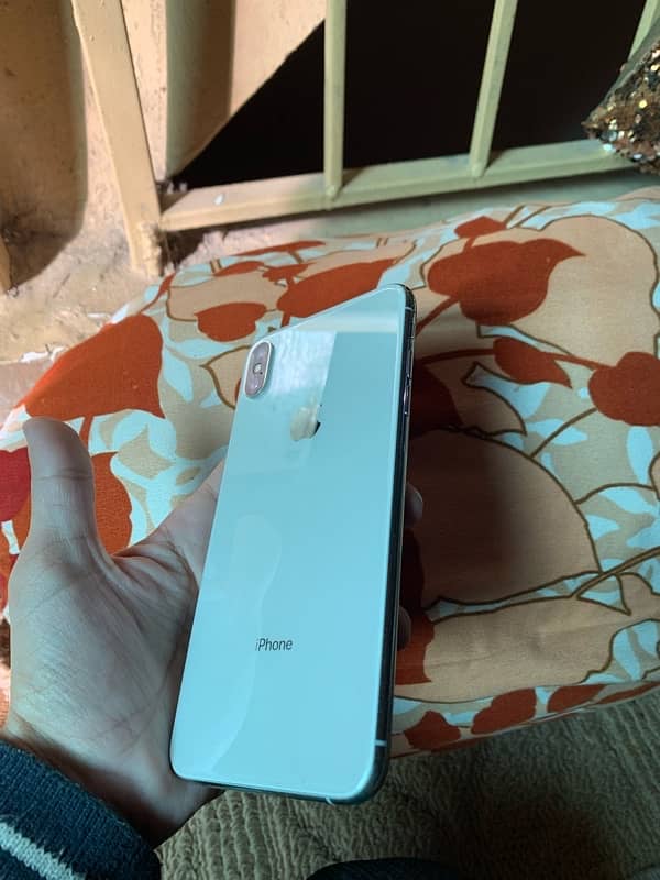 Iphone xs max 256 GB pta Approved BH 86 4