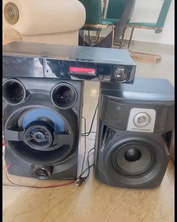 speakers with CD player 2