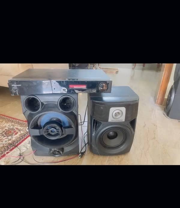 speakers with CD player 3