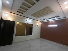 Commercial Office 240 Yard for Software House for Rent