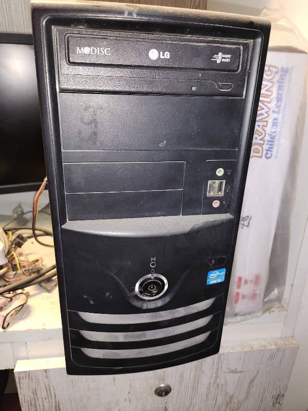 Selling i5 4th gen system with FREE monitor, mouse, and Keyboard 1