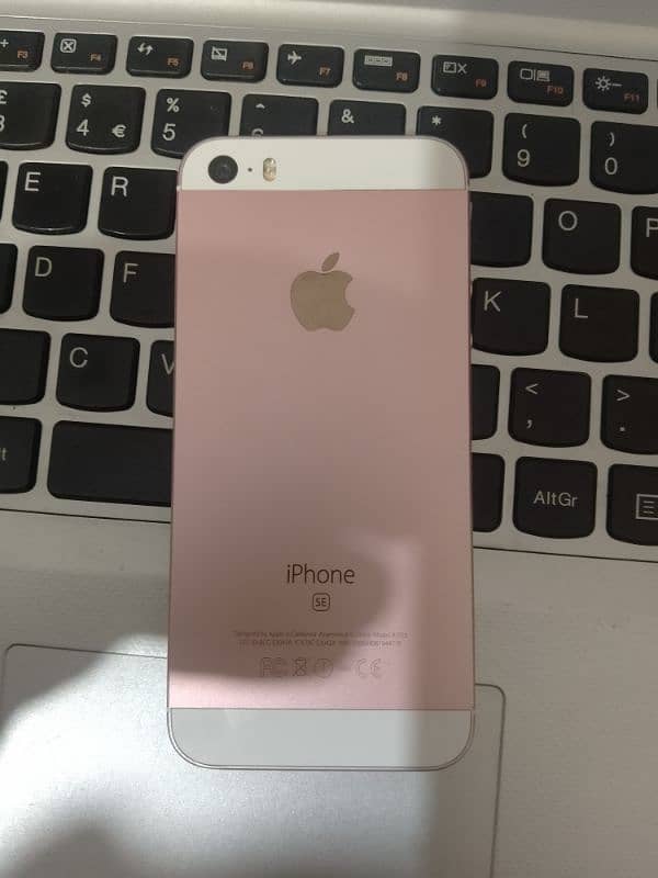 IPhone SE 1st gen handy phone cheap rate 1