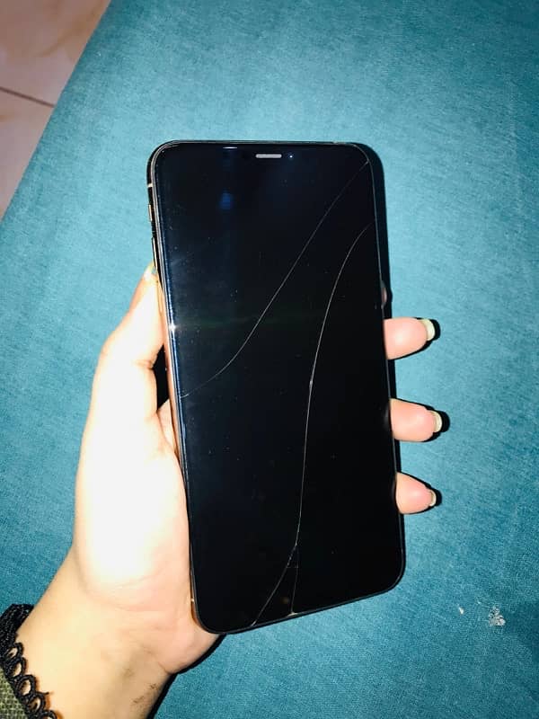 IPHONE XSMAX 256gb NON PTA 4