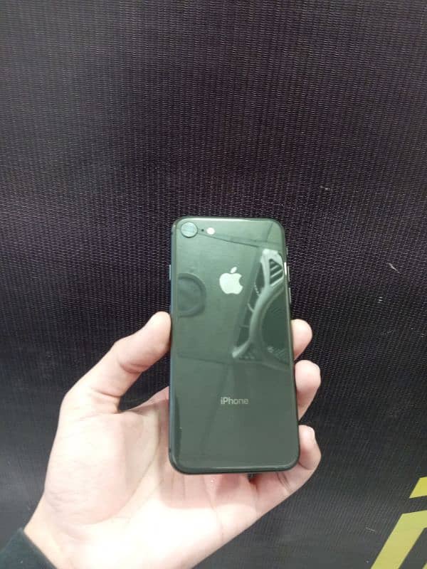 iphone 8 64GB NON PTA 1