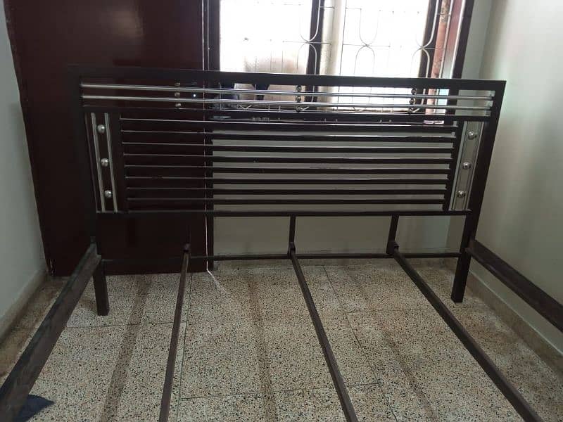 Iron bed 3