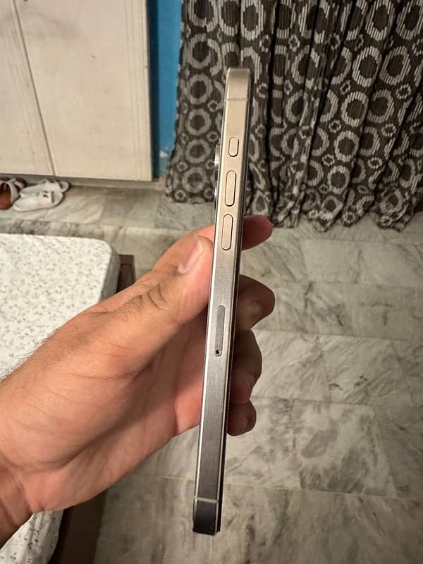 Iphone 15 pro max factory unlock HK 256 gb 1