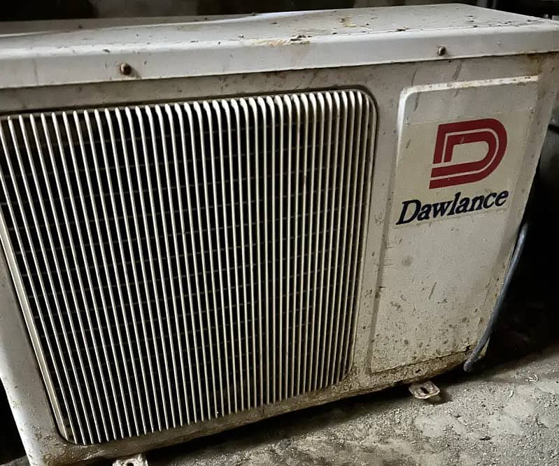 1 Ton Chill Split AC Dawlance in good running condition 1