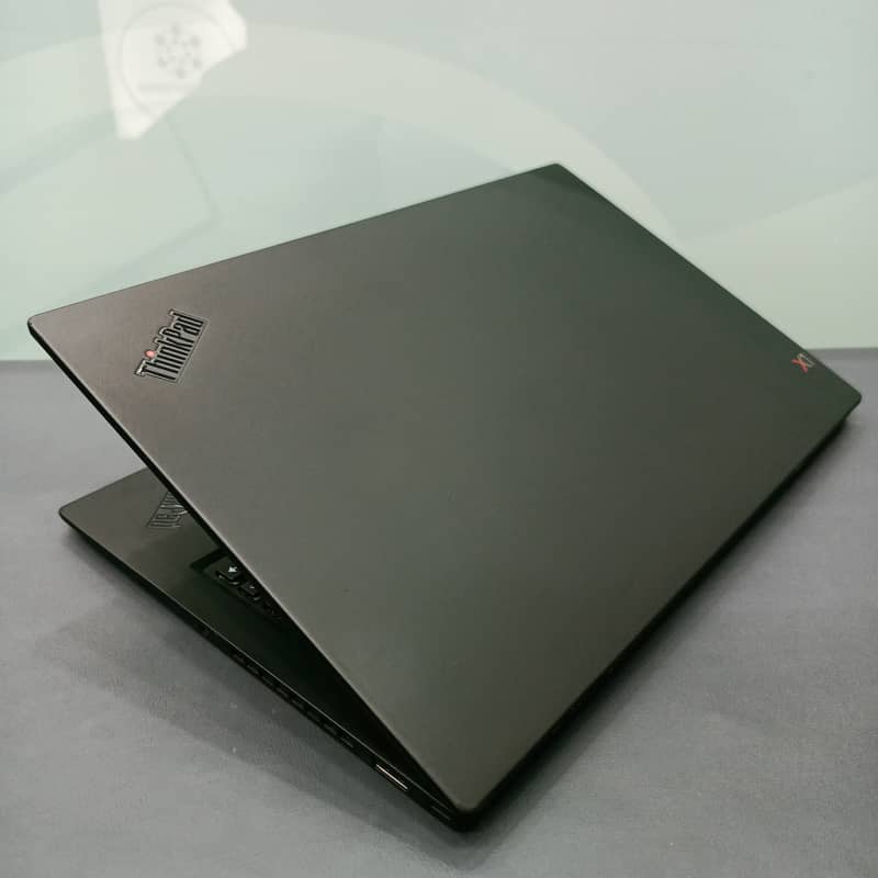 Lenovo ThinkPad X1 Carbon| Core i5-8250U|8GB RAM| 256GB SSD 3