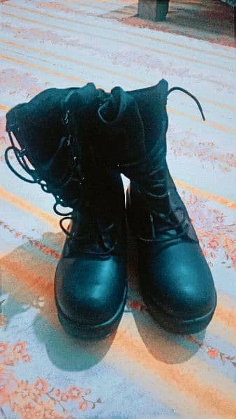 Long military shoe 3