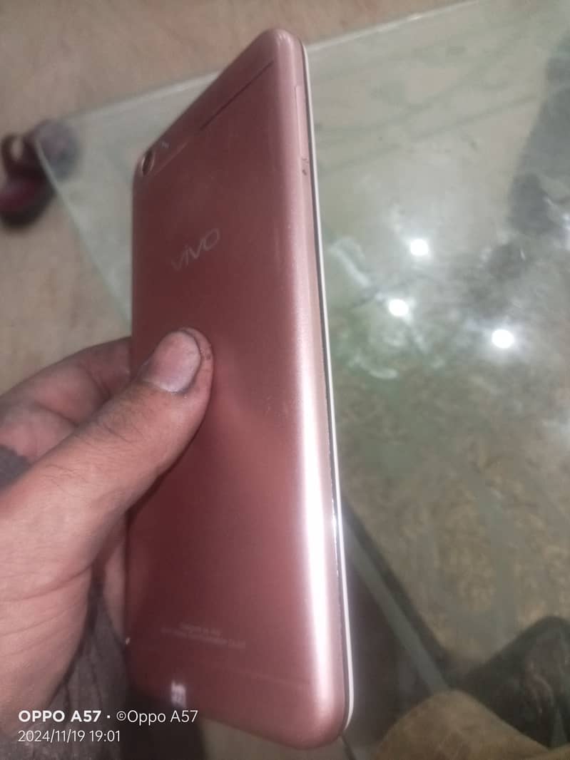 Vivo y66 lush condition 10/10 urgent sale 4/64 pta proved 3